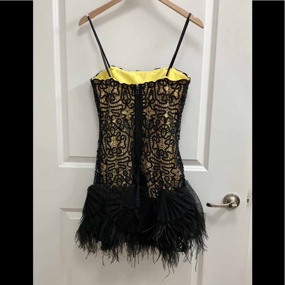 BCBG RUNWAY DRESS - Picture 4 of 6